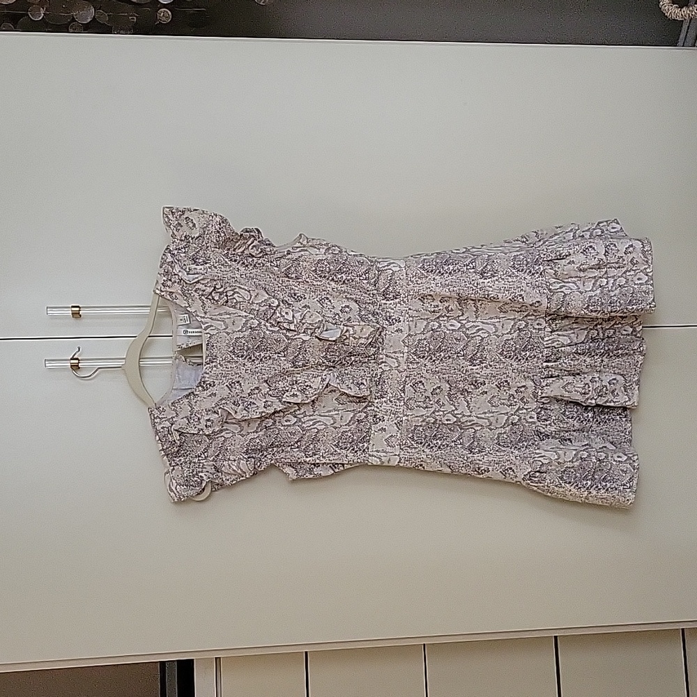 DRESS